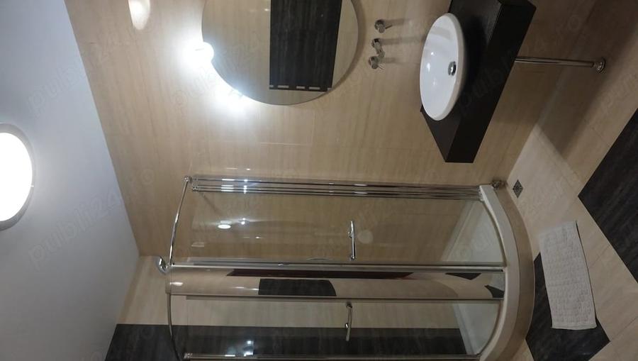 Apartament cu 3 camere semidecomandat în Parcul Circului