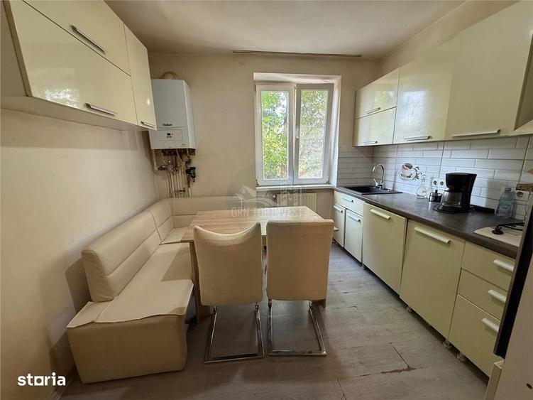 Apartament cu 4 camere în Central