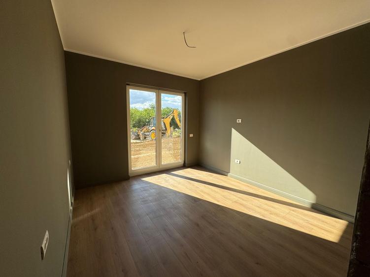 COMISION 0% | Apartament 3 Camere | Etaj 2 | 90 mp | Zona Plopi - 3