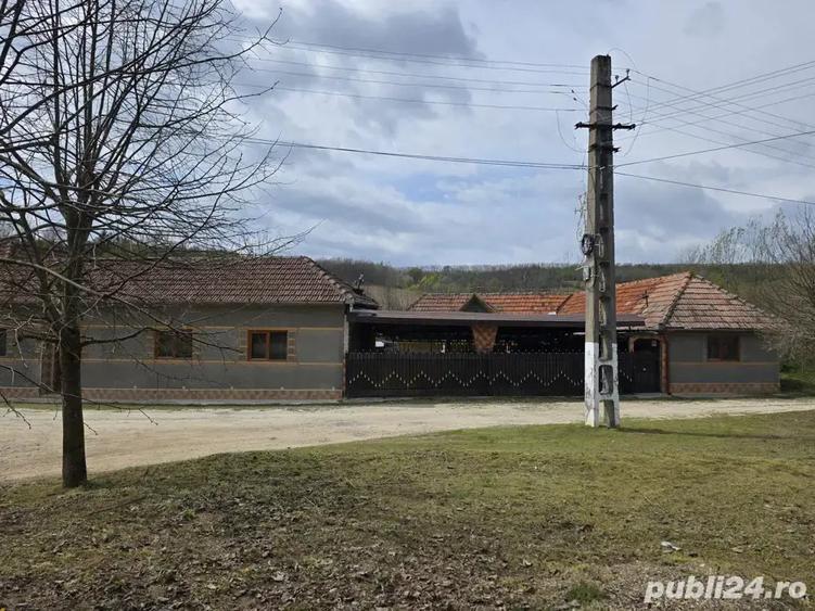 vand casa la tara - 1