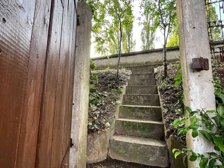 Casa individuala de vanzare in Aradul Nou Muresel, zona linistita, acces secundar spre faleza Muresului - 1