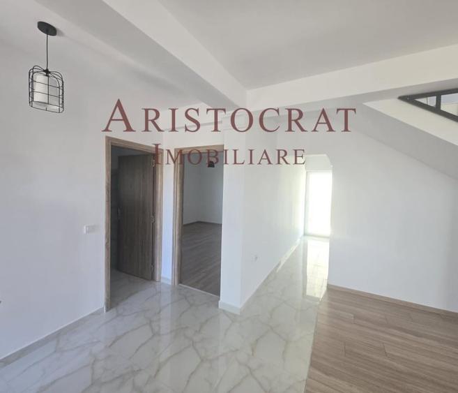 Casă cu 5 camere cu Teren 480 Mp în Corbeanca