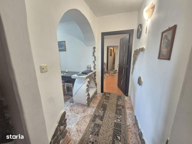 Vanzare apartament 2 camere etajul 3 din 4 Cartierul ISR Rasnov - 1