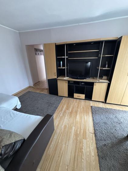 DIRECT PRORPIETAR Vand apartament Central,cu 3 camere, zona Dacia (in spatele BD Gheorghe Lazar) - 1