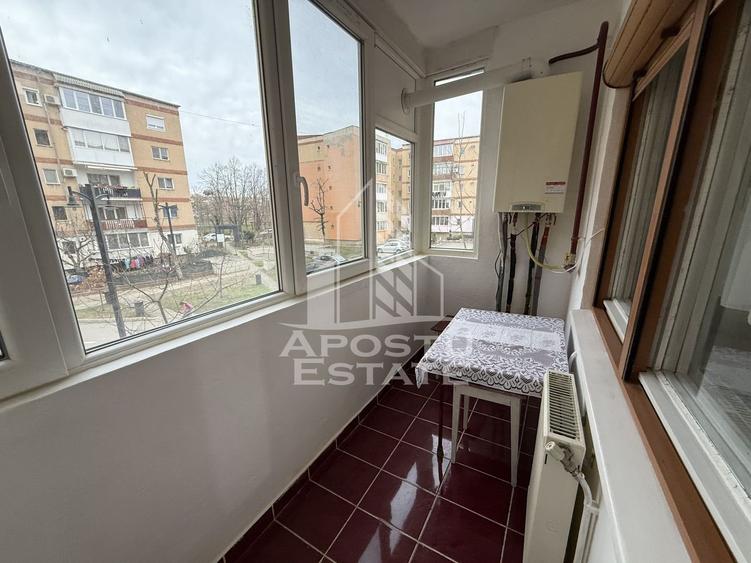 Apartament cu 3 camere, etajul 1, centrala proprie, zona Cotu Mic - 12