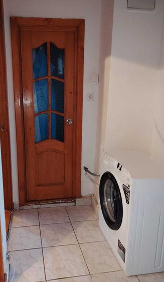 Direct proprietar inchiriez apartament 3 camere BLD. 1 Decembrie - 7