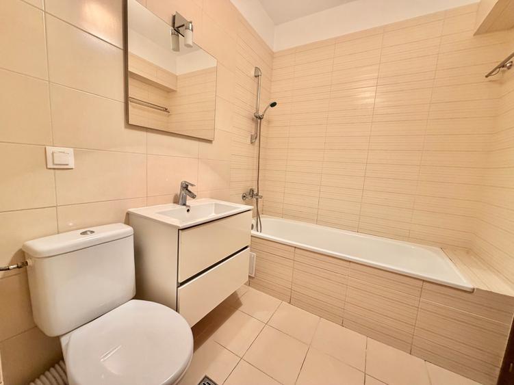 Apartament cu 2 camere nemobilat de inchiriat in zona Astra ,et 8/11 - 6