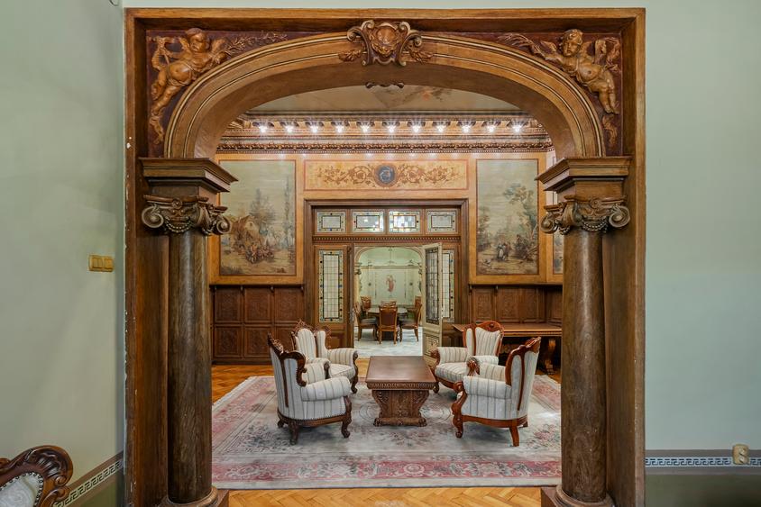 Vilă / Palat / Investiție zonă Universitate - 1