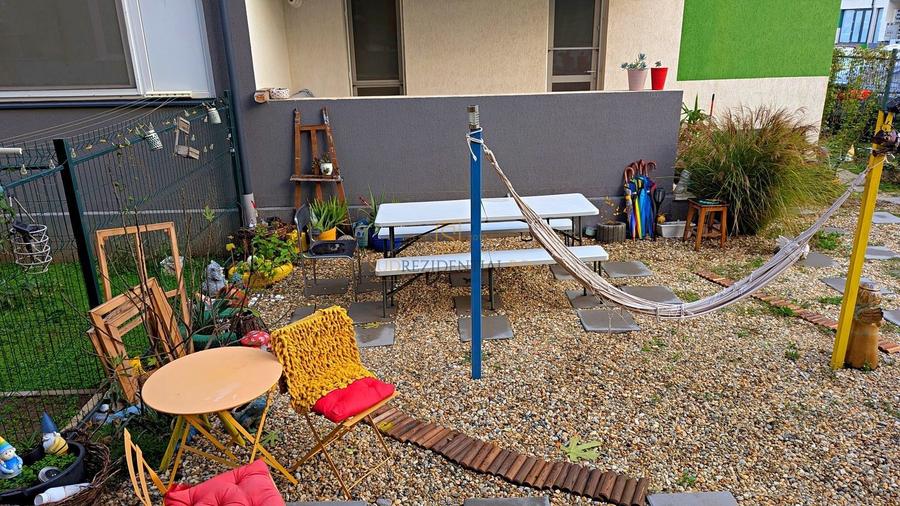 Metrou Bercen,  Apartament 2 camere, curte, decomandat, comision 0% - 11