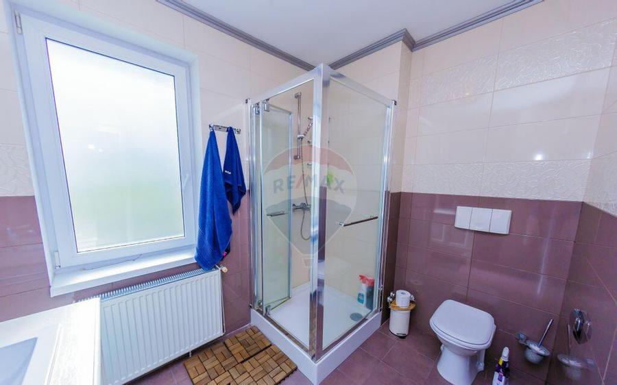 Casa cu 7 camere de vanzare la drumul principal cu 2 in... - 7