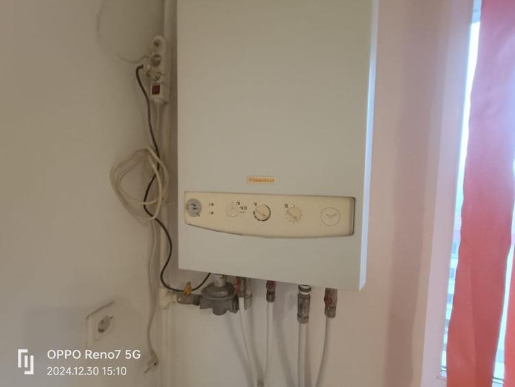 Apartament de vanzare 4 camere - living și 3 dormitoare - 13