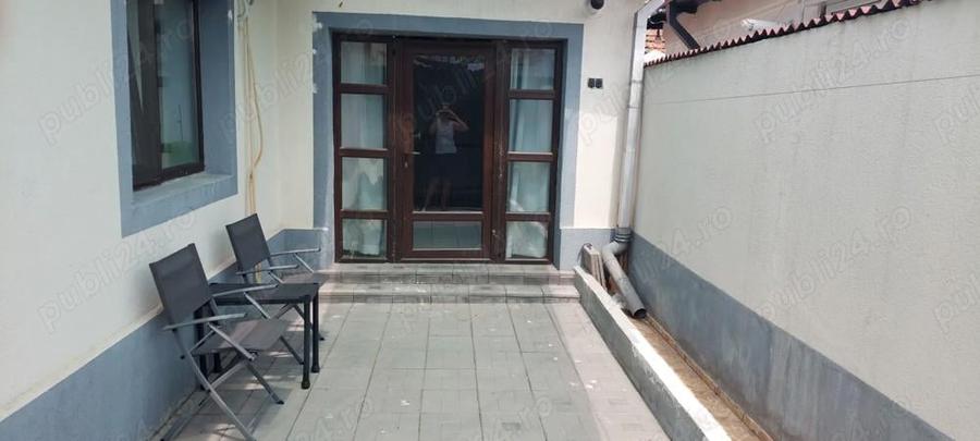 Casa de vanzare aproape de plaja din faleza nord - 1