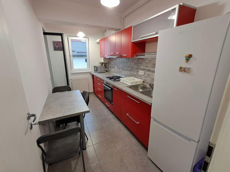 Inchiriere apartament 2 camere decomandat etaj 1/5 Chiajna Apeductului - proprietar - 1