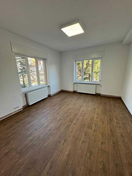 Proprietar, inchiriez apartament decomandat 3 camere langa Punctele Cardinale - 8