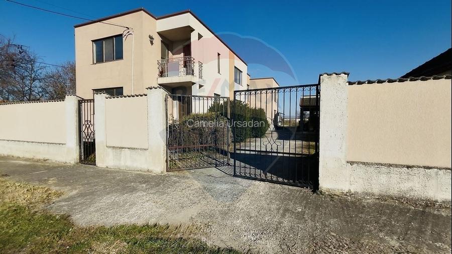 Casa / Vila  stil mediteranean in apropiere de Oradea