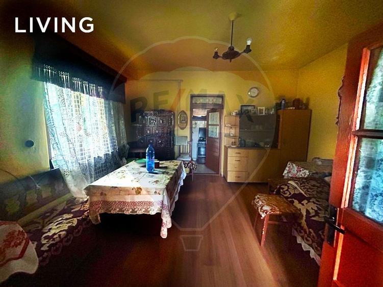 Casă din caramida cu 4 camere de vânzare in Bucumi MM langa DN - 9