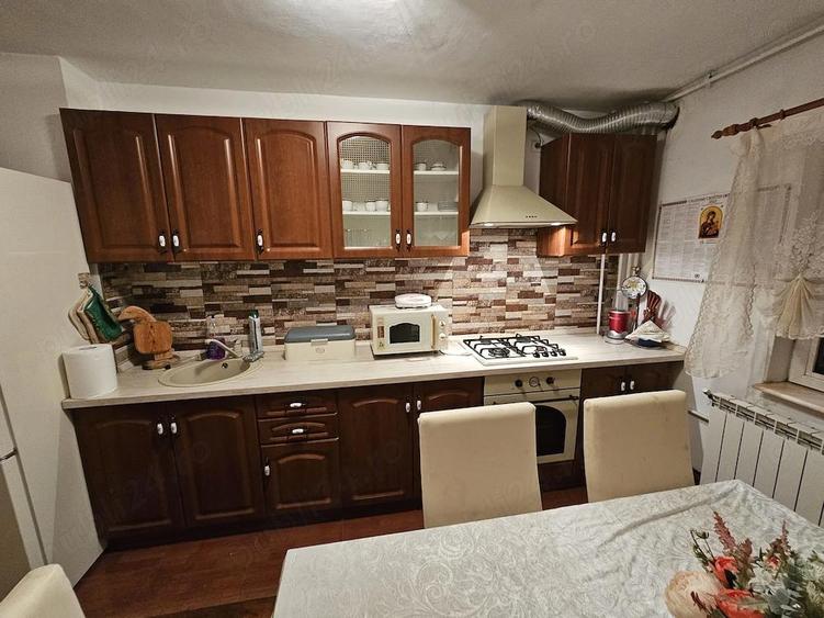 Proprietar inchiriez apartament 3 cam zona Bucovinei - 1