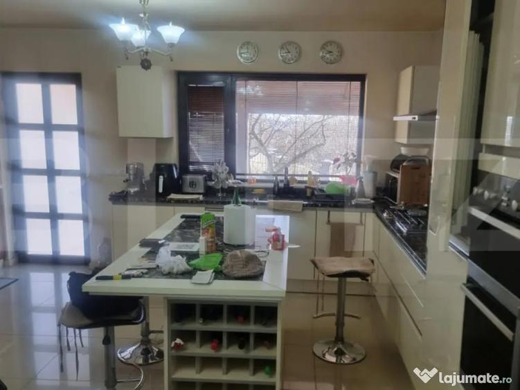 Proprietate deosebita cu teren generos, livada pe rod ?i - 1