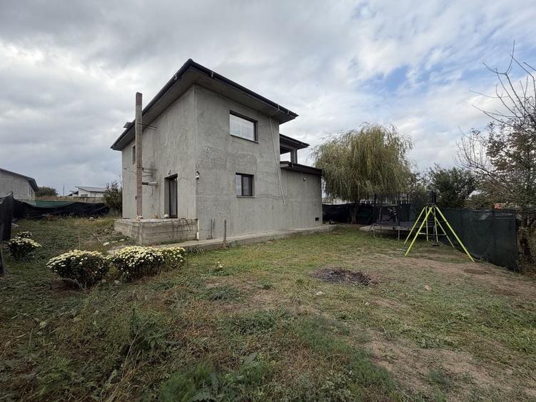 Casă cu 4 camere în Agigea