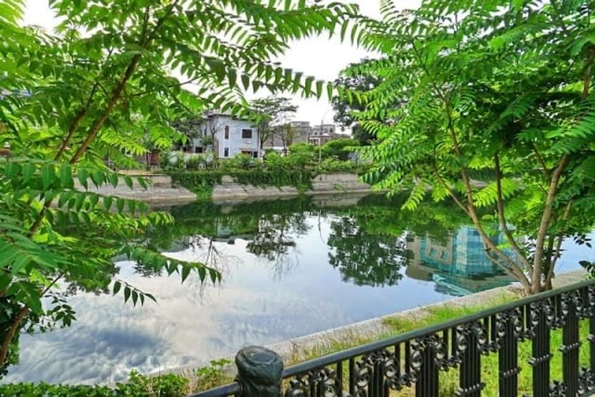 Vila p+m+1 in ultracentralul capitalei,stradal pe Splaiul UNIRII,locatie top - 1