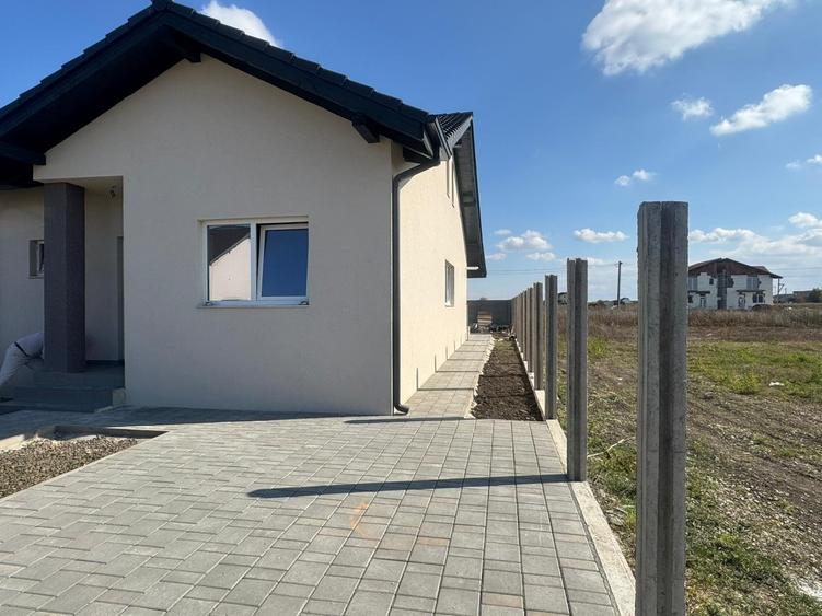 Duplex pe parter, despărțit prin baie, 3 camere, Posibilitate de mansardare - 4