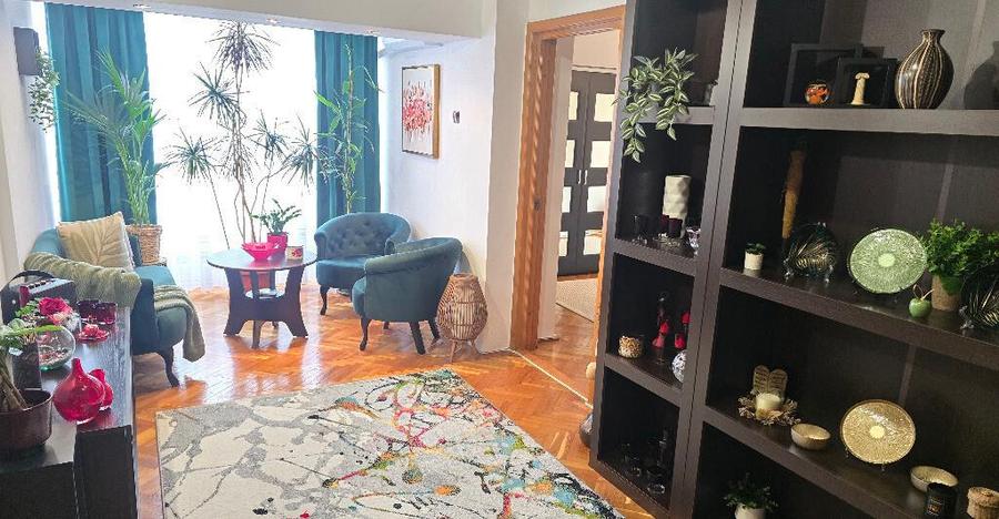 Vand apartament 3 cam. Deva, etaj 1, bloc din anul 2000, 157 mp, BOXA - 4