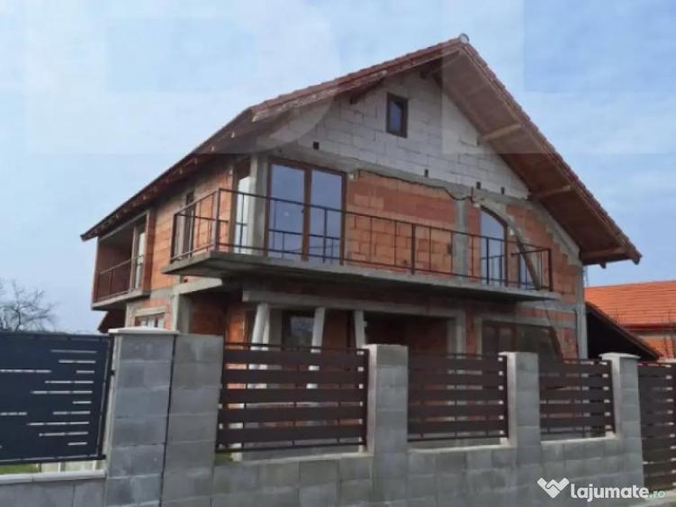 Vand casa la gri in Sat Costeiu str. crizantemelor nr.235 - 1