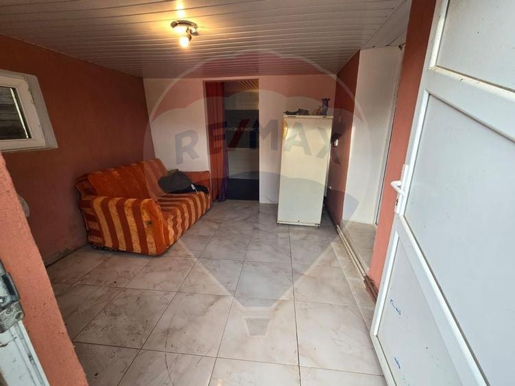 Casă / Vilă cu 6 camere de vânzare - 9