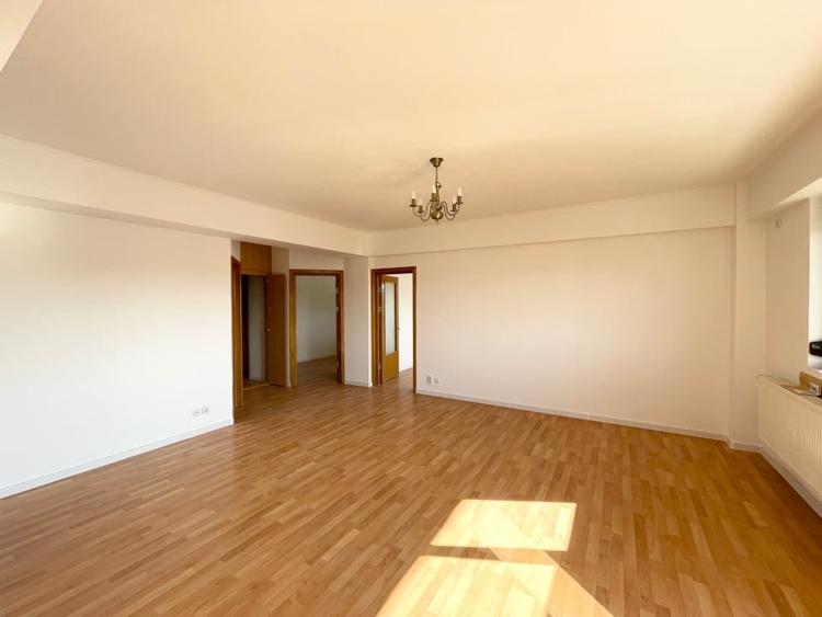 Apartament  cu 3 camere de vânzare Compozitori , finisat la cheie - 1