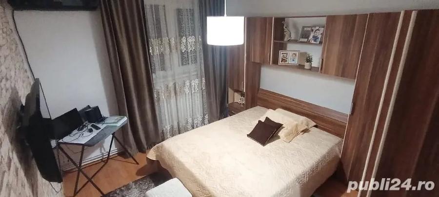 Apartament cu 2 camere semidecomandat în Cetate