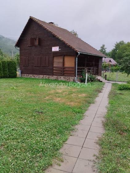 Casa 3 camere,100 mp, 565mp teren,1 baie,1 garaj 0% comision