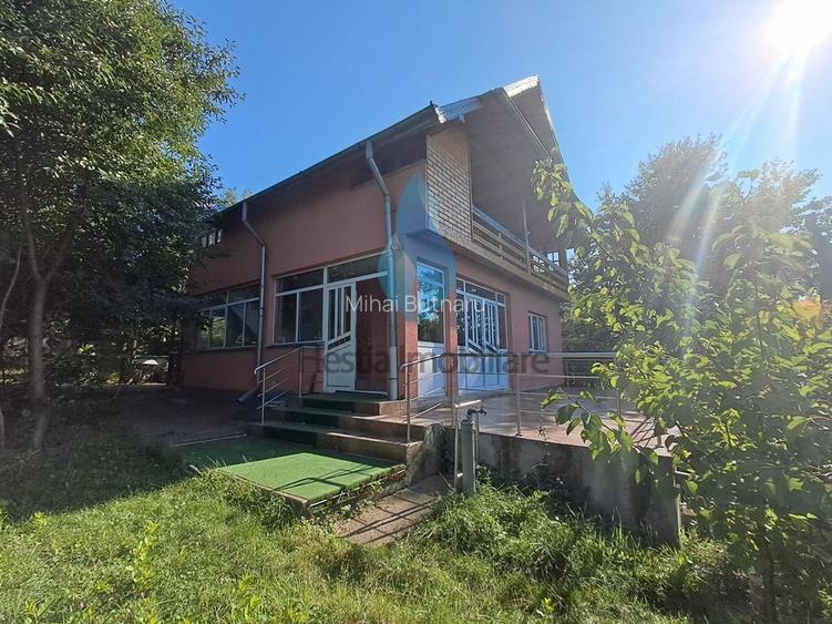 Casa cu 1500mp teren, Pietrarie-Barnova.