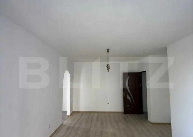 Apartament 2 camere semidecomandat intr-o zona foarte linist - 1