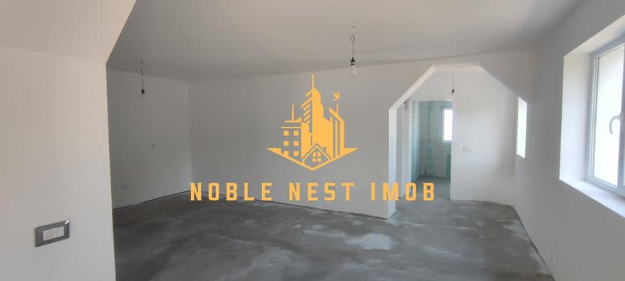 Casă cu 5 camere cu Teren 2500 Mp în Central