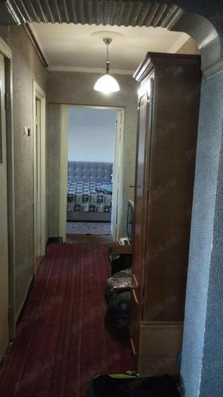 Particular vand apartament decomandat 2 camere, Gavana 3, etaj 2 din 4 - 4