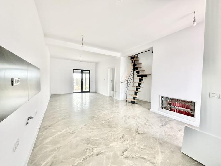Duplex pe parter cu 3 camere si 2 bai - Mosnita Noua - 3