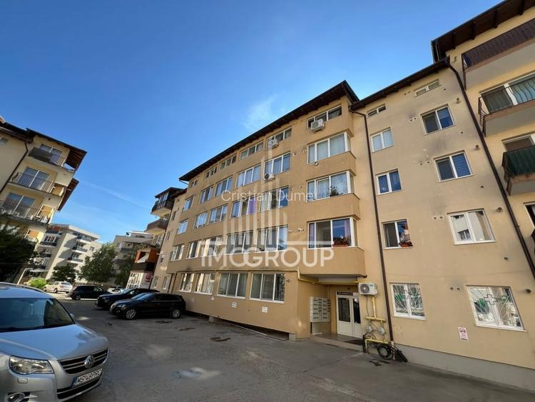 De vanzare - Apartament 2 camere, 58 mp + 2 balcoane inchise, parcare disponibil De vanzare - Apartament 2 camere, 58 mp + 2 balcoane inchise, parcare disponibil