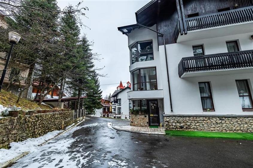 Resedinta speciala, in inima statiunii Poiana Brasov, cu terasa si locuri de par - 20