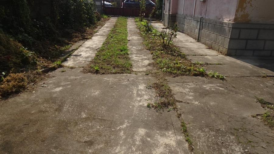 Vand casa solida in Deva, zona Horea, suprafata totala de teren 3450 mp, - 3