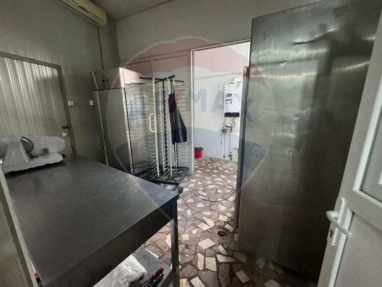 Spatiu comercial de 900mp de inchiriat in zona Romanesti - 11