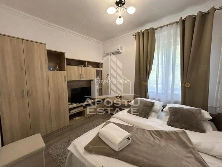 Garsoniera, central, disponibila din octombrie, mobilata si utilata Garsoniera, central, disponibila din octombrie, mobilata si utilata