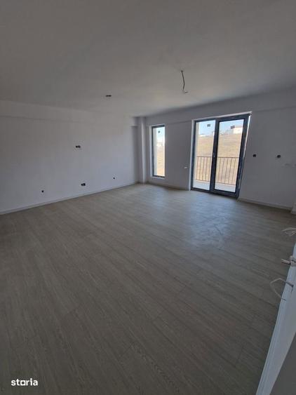 Apartament 3 camere cu 2 balcoane, la 4 km de Podu Ro?-93 000 euro - 9