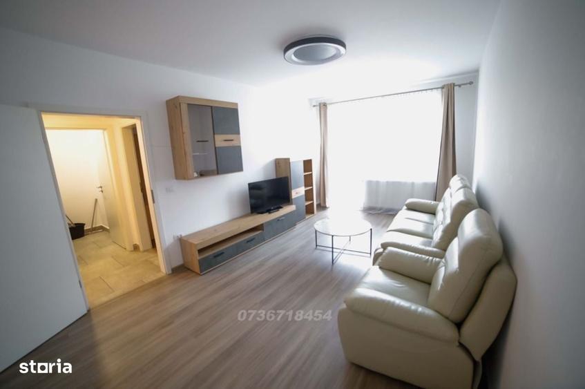 Apartament cu 2 camere decomandat în Tractorul