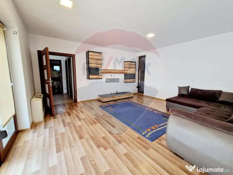 Casă cu 4 camere cu Teren 1065 Mp în Preajba