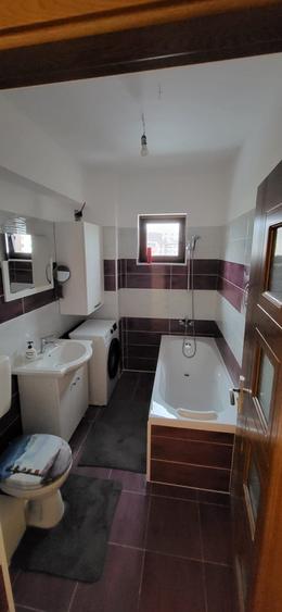 Apartament cu 2 camere decomandat în Runcu