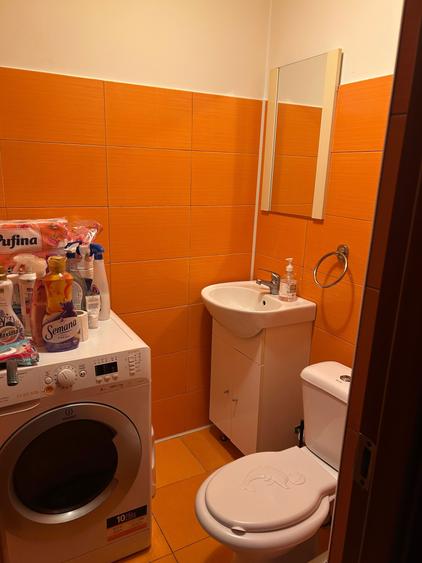 Apartament cu 3 camere decomandat, mobilat în Central