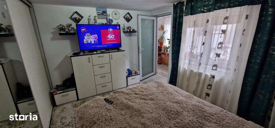 Casă cu 6 camere decomandat cu Teren 399 Mp în Central