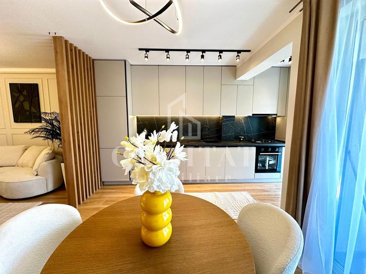 Apartament cu 2 camere semidecomandat, mobilat în Florești