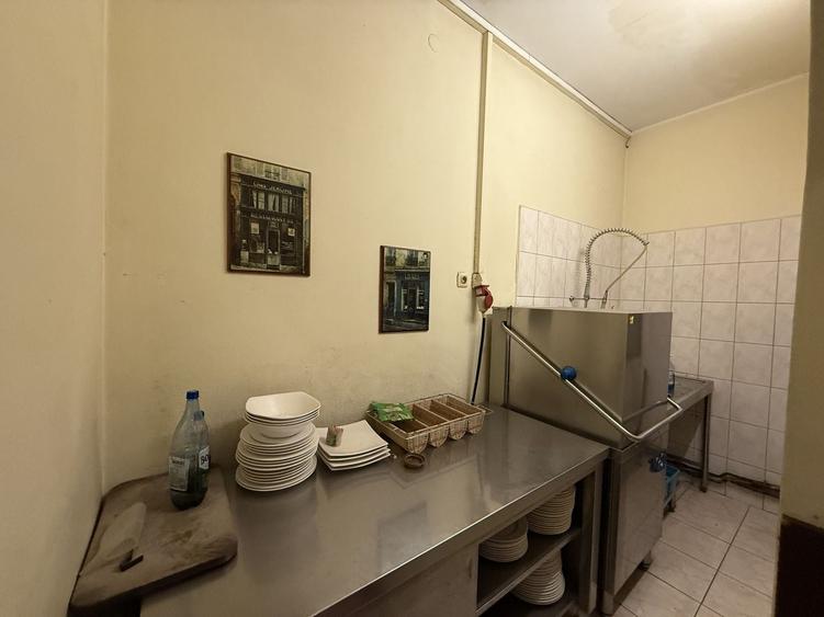 Casă individuală cu 5 camere cu Canalizare în Cișmigiu
