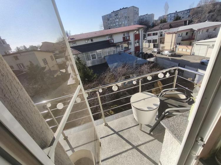 Apartament cu 2 camere decomandat în Rahova